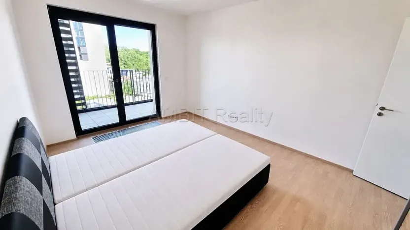 Pronájem bytu 2+kk, Praha - Modřany, Mezi vodami, 70 m2