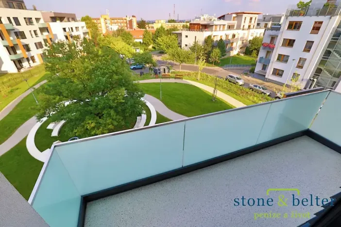 Pronájem bytu 1+kk, Praha - Malešice, Azzoniho, 36 m2