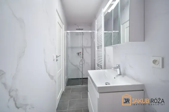 Pronájem bytu 2+kk, Mladé Buky, 38 m2