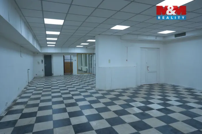 Pronájem obchodního prostoru, Teplice - Trnovany, Masarykova třída, 200 m2