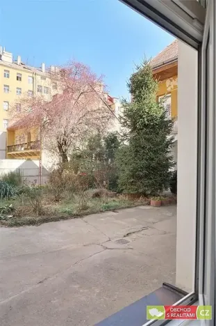 Pronájem bytu 1+kk, Praha - Karlín, Sokolovská, 37 m2