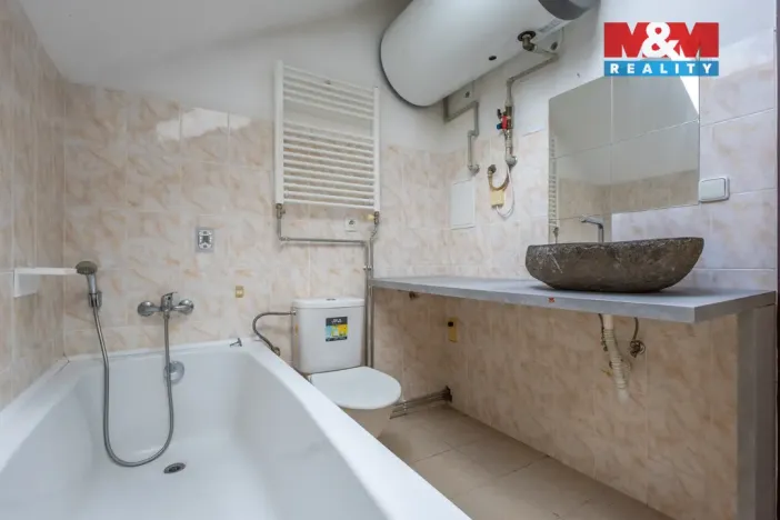 Pronájem bytu 3+kk, Nový Bor, Tržní náměstí, 92 m2