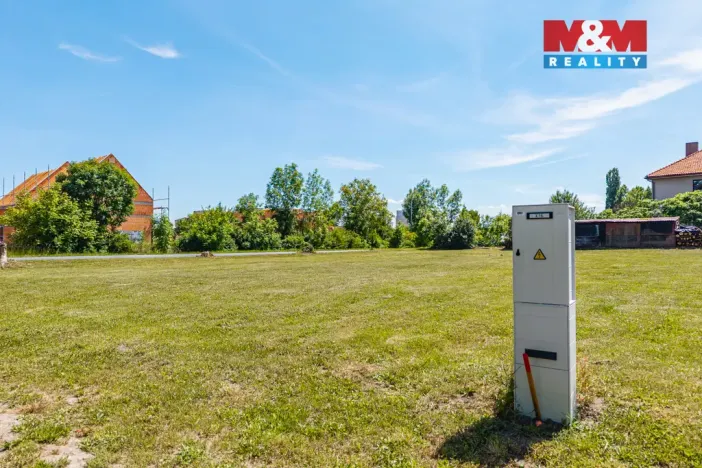 Prodej pozemku pro bydlení, Dvory - Veleliby, 618 m2