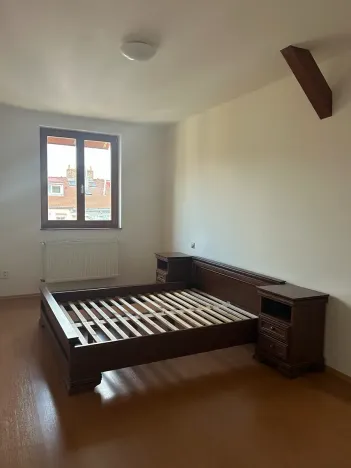 Pronájem bytu 2+kk, Praha - Žižkov, Žerotínova, 60 m2