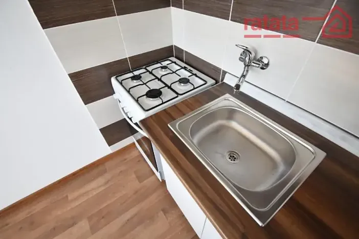 Pronájem bytu 1+1, Klášterec nad Ohří, Královéhradecká, 35 m2