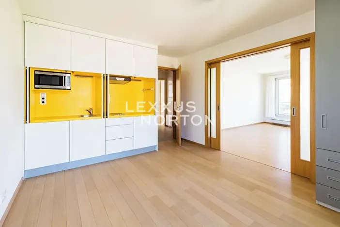 Pronájem bytu 5+kk, Praha - Smíchov, U Dívčích hradů, 202 m2