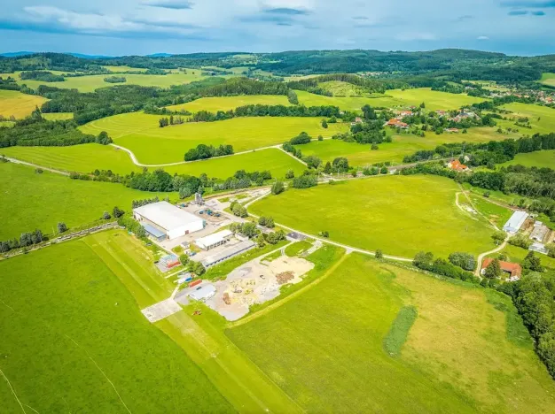 Prodej komerčního pozemku, Omlenice, 2175 m2