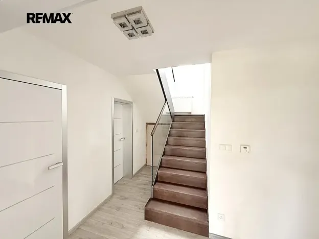 Pronájem rodinného domu, Praha - Křeslice, Borůvková, 220 m2