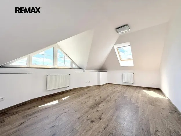 Pronájem rodinného domu, Praha - Křeslice, Borůvková, 220 m2