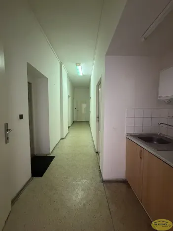 Pronájem kanceláře, Kroměříž, Vejvanovského, 14 m2