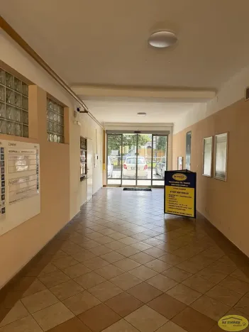 Pronájem kanceláře, Kroměříž, Vejvanovského, 17 m2