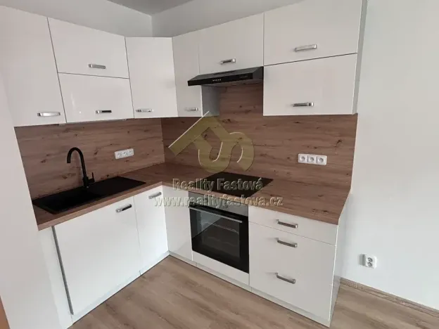 Pronájem bytu 2+kk, Plzeň, Plzenecká, 42 m2