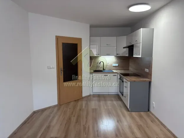 Pronájem bytu 2+kk, Plzeň, Plzenecká, 42 m2