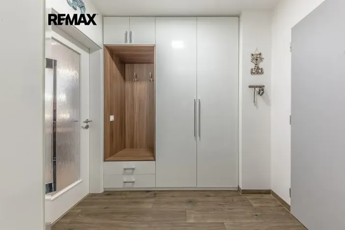 Prodej bytu 2+kk, Praha - Modřany, K Vystrkovu, 62 m2