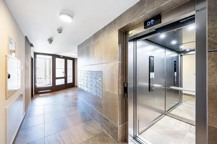 Prodej bytu 1+kk, Praha - Holešovice, V háji, 31 m2