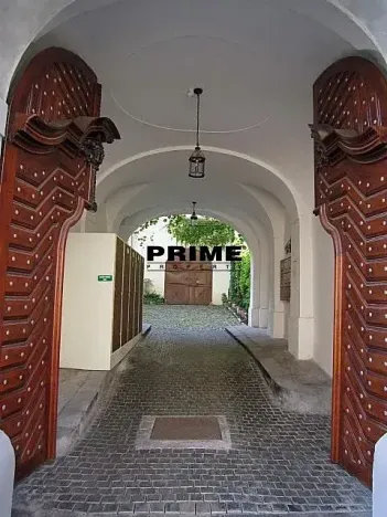 Pronájem bytu 3+1, Praha - Malá Strana, Sněmovní, 85 m2