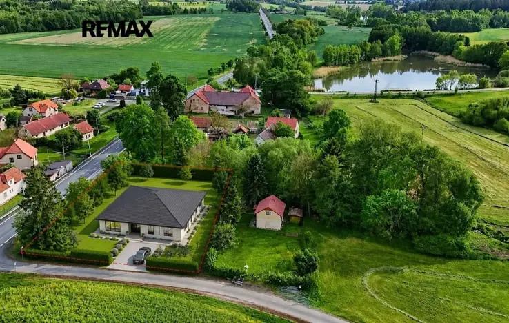 Prodej pozemku pro bydlení, Černíny, 1677 m2