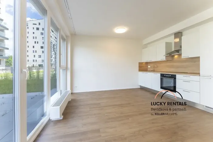 Pronájem bytu 2+kk, Praha - Vysočany, Pod Harfou, 44 m2