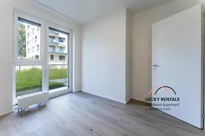 Pronájem bytu 2+kk, Praha - Vysočany, Pod Harfou, 42 m2