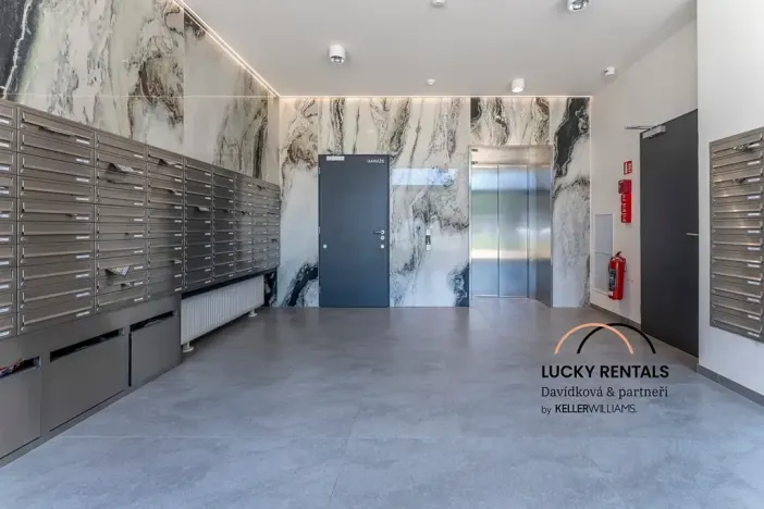 Pronájem bytu 2+kk, Praha - Vysočany, Pod Harfou, 42 m2