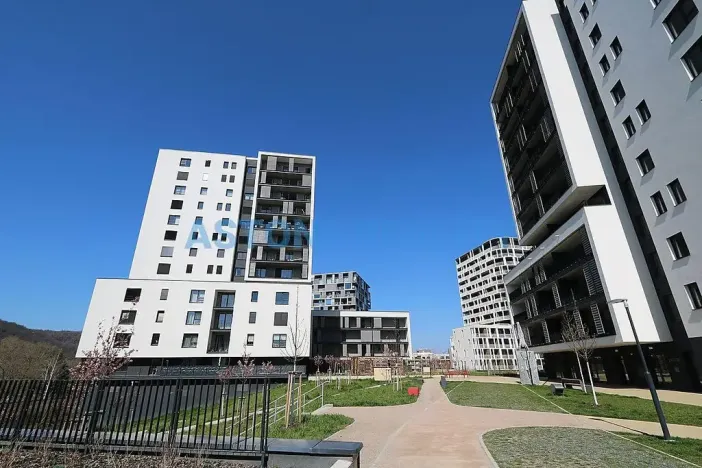 Pronájem bytu 1+kk, Praha - Modřany, Mezi vodami, 390 m2