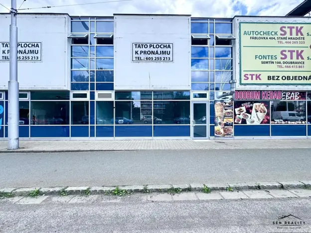 Pronájem obchodního prostoru, Pardubice, Bělehradská, 35 m2
