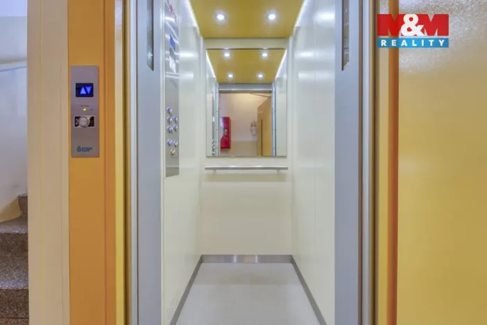 Prodej bytu 2+1, Klatovy - Klatovy III, Plzeňská, 70 m2