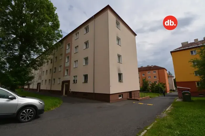 Prodej bytu 2+1, Ostrov, Luční, 64 m2