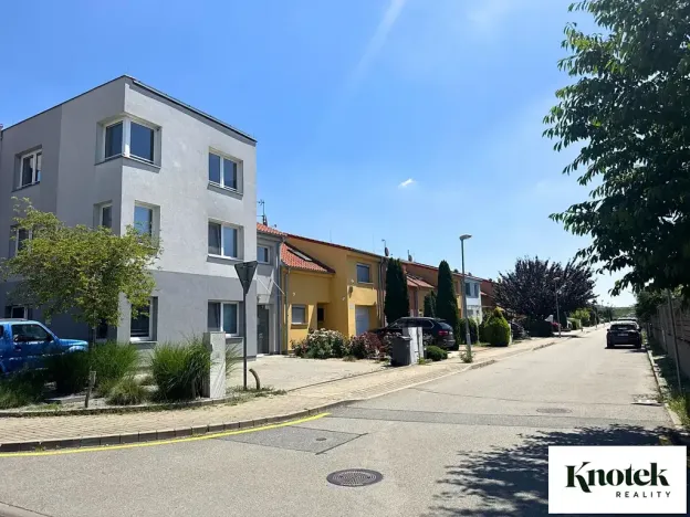 Pronájem bytu 2+1, Brno, Kobylnická, 32 m2