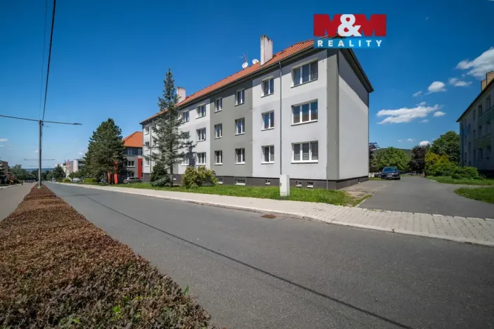 Prodej bytu 2+1, Hrádek - Nová Huť, 1. máje, 56 m2