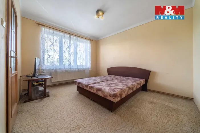 Prodej bytu 2+1, Hrádek - Nová Huť, 1. máje, 56 m2