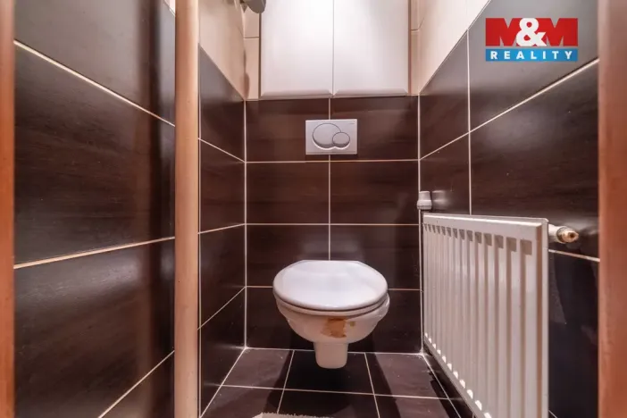 Prodej bytu 2+1, Hrádek - Nová Huť, 1. máje, 56 m2