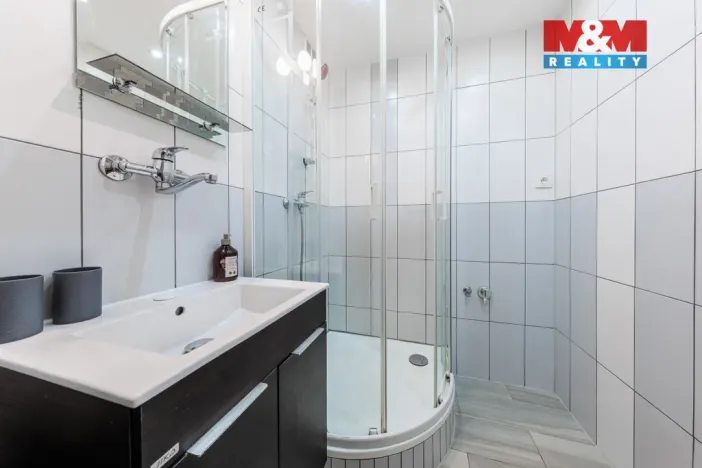 Prodej bytu 2+1, Karlovy Vary - Drahovice, Úvalská, 58 m2