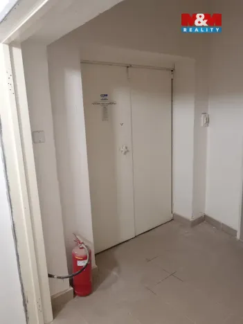 Pronájem obchodního prostoru, Ústí nad Labem, Horova, 125 m2