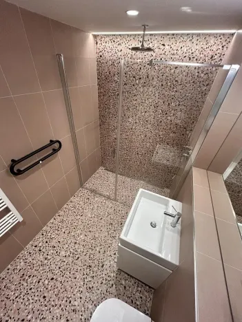 Pronájem bytu 2+kk, Praha - Radlice, U Komína, 49 m2