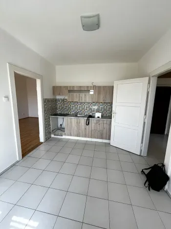 Pronájem bytu 2+kk, Praha - Žižkov, Ambrožova, 46 m2