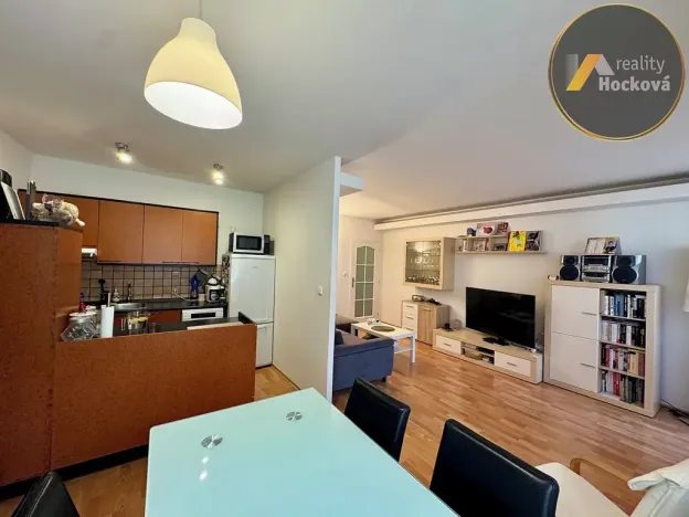 Prodej bytu 3+1, Praha - Prosek, Pískovcová, 67 m2
