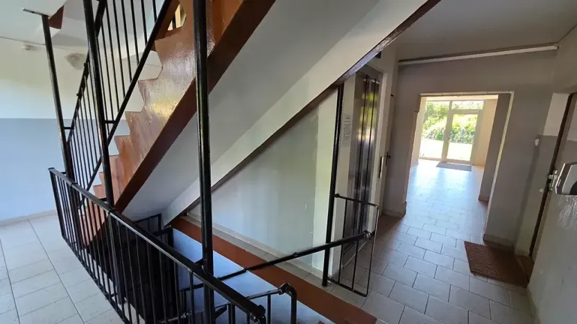Prodej bytu 2+kk, Praha - Kobylisy, Třebenická, 39 m2
