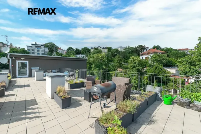 Pronájem bytu 1+kk, Praha - Vinohrady, Perucká, 27 m2
