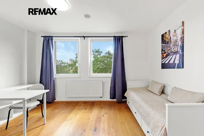 Pronájem bytu 1+kk, Praha - Vinohrady, Perucká, 27 m2