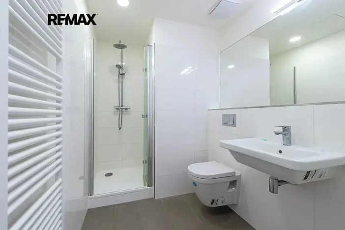 Pronájem bytu 1+kk, Praha - Vinohrady, Perucká, 27 m2