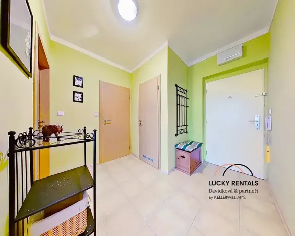 Pronájem bytu 2+kk, Praha - Uhříněves, Saturnova, 46 m2