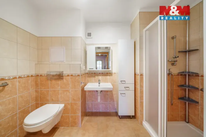 Prodej bytu 3+1, Měděnec, Náměstí, 70 m2