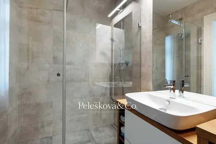 Pronájem bytu 2+kk, Praha - Smíchov, Plzeňská, 51 m2
