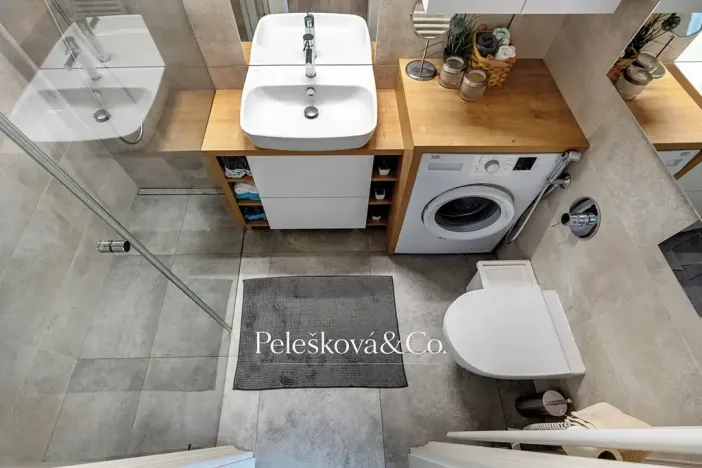 Pronájem bytu 2+kk, Praha - Smíchov, Plzeňská, 51 m2