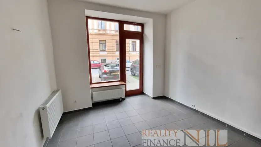 Pronájem obchodního prostoru, Dobřany, Školní, 79 m2