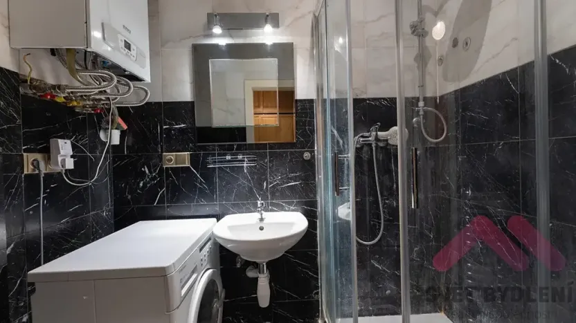 Pronájem bytu 2+kk, Praha - Karlín, Sokolovská, 49 m2