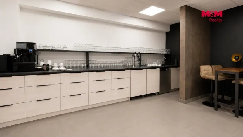 Pronájem obchodního prostoru, Louny, Březinova, 210 m2