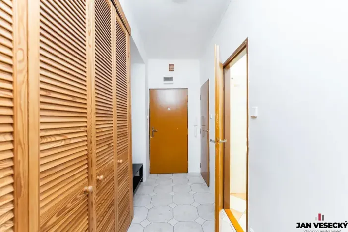 Pronájem bytu 2+kk, Praha - Kbely, Luštěnická, 49 m2