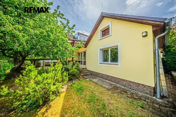 Prodej rodinného domu, Hřebeč, V háji, 165 m2